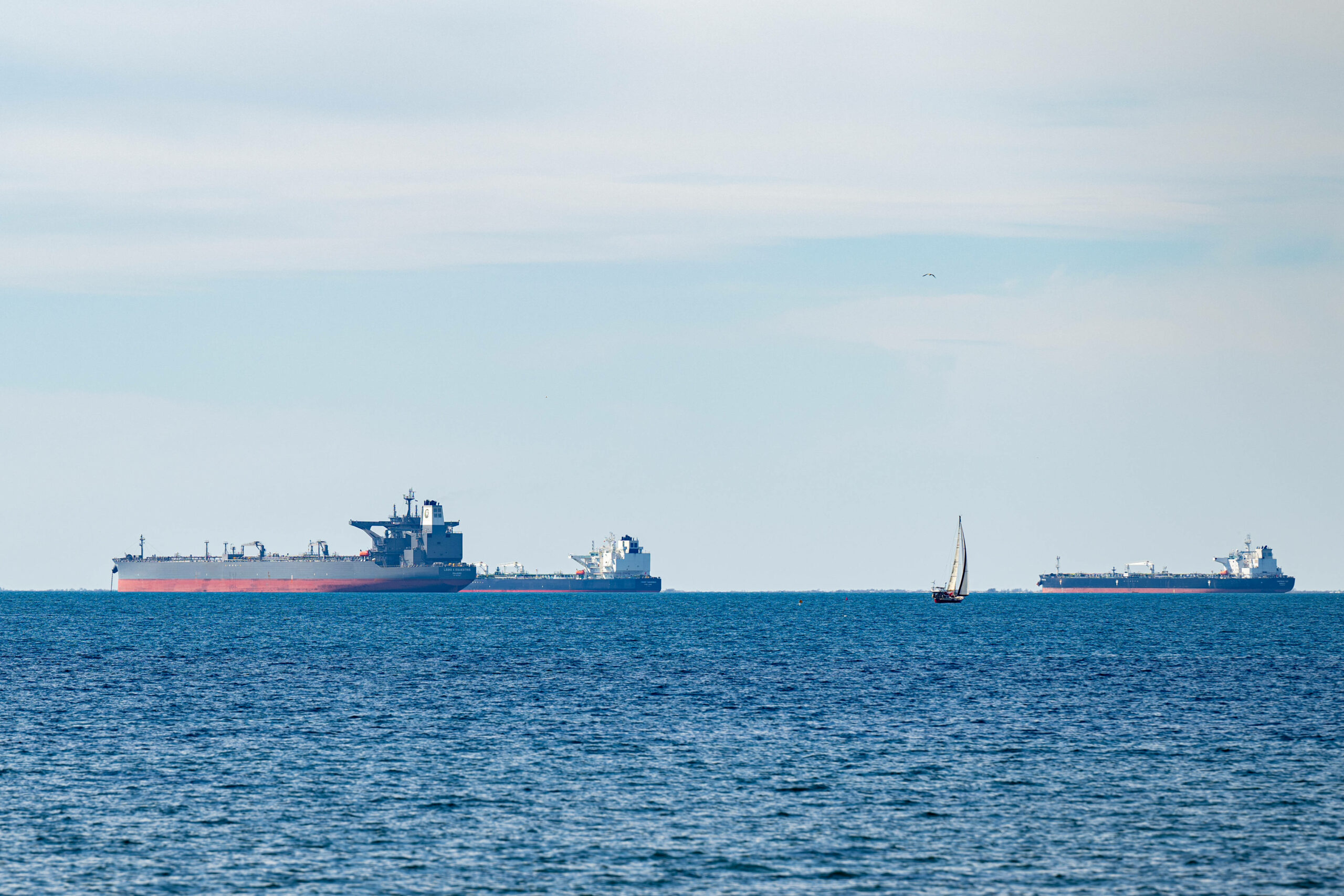 Incidente petroliere russe nel Mar Nero,  fuoriuscita di 3.000 tonnellate di combustibile.