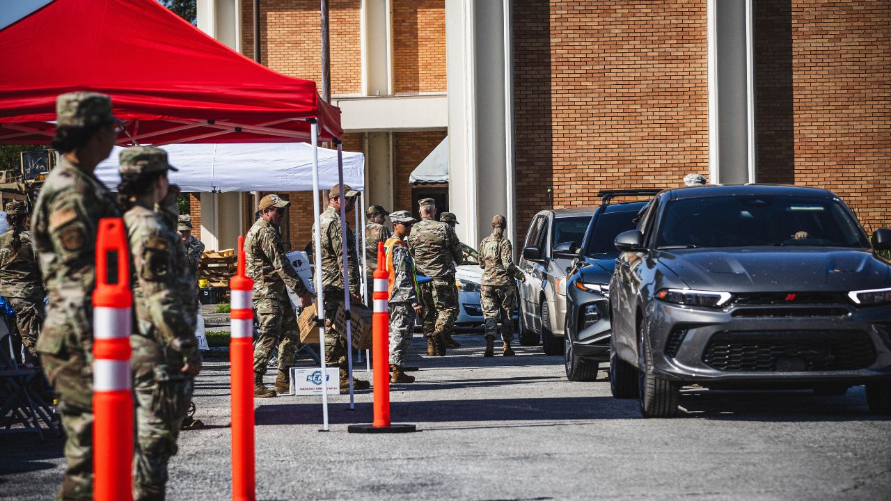 Gli USA schierano l’Esercito al confine con il Messico