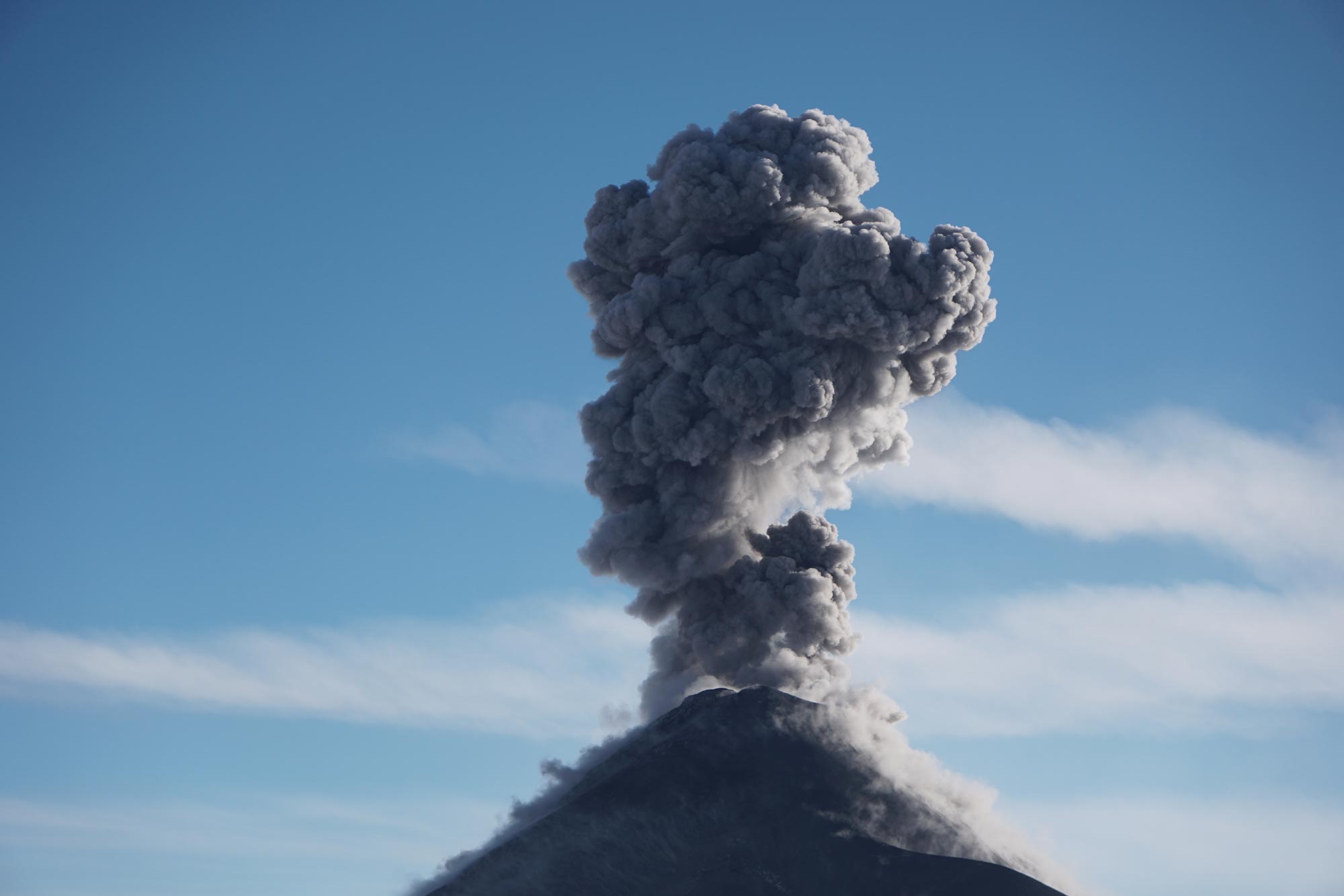 Ricercatori INGV sui vulcani del Guatemala per l’esperimento BACIO