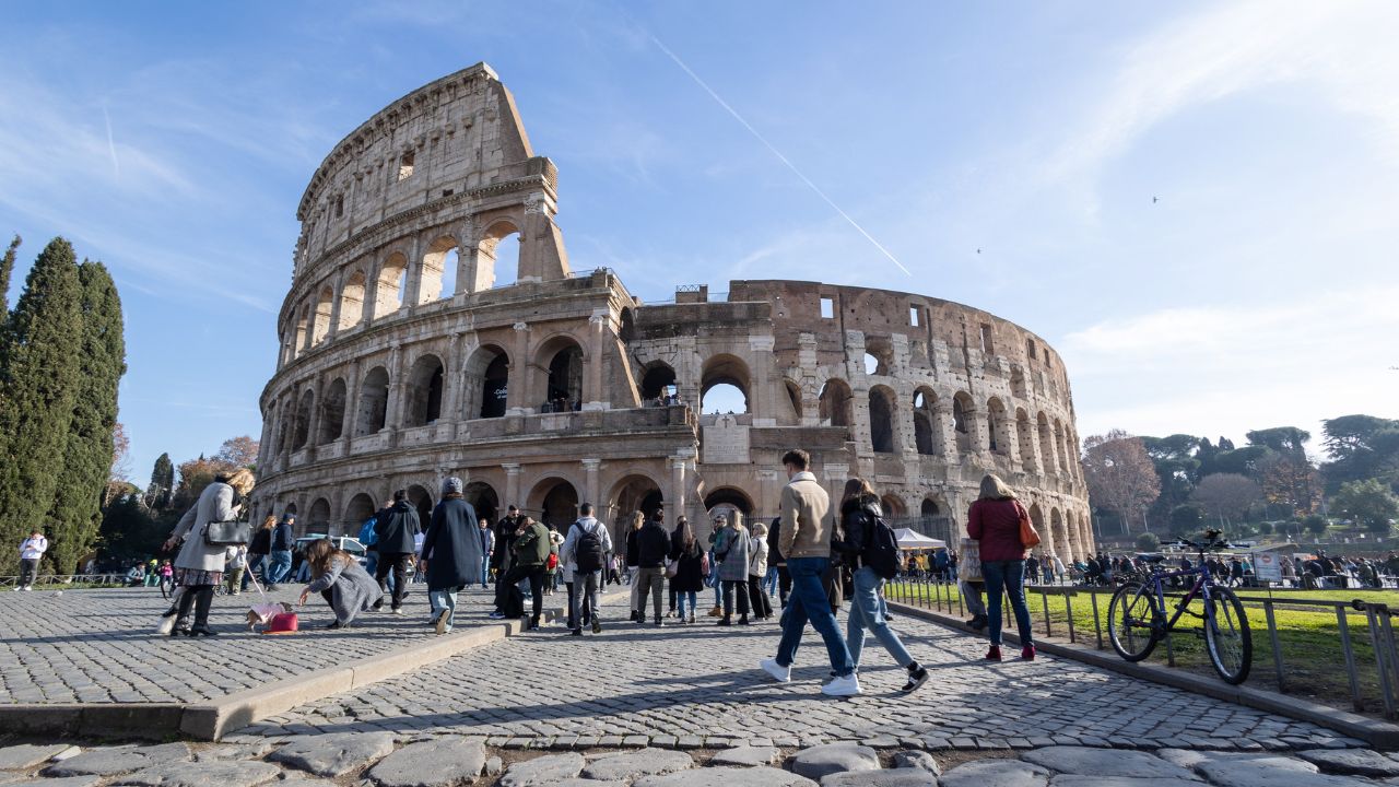 Scontro tra Giuli e Salvini sul dl Cultura