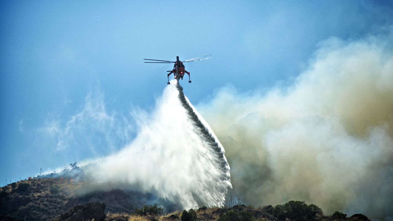 Brucia ancora la contea di Los Angeles