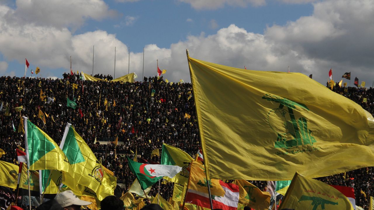 Aviazione israele ha sorvolato a bassa quota su Beirut durante i funerali del leader di Hezbollah 