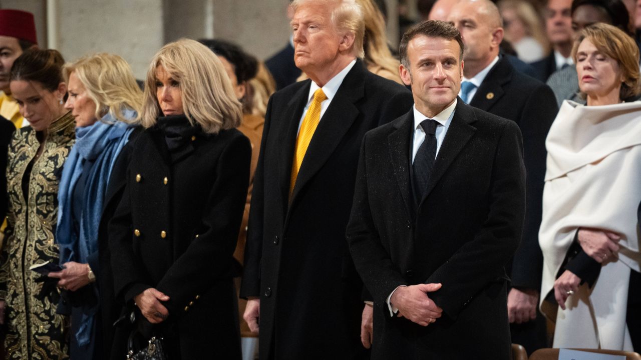 Trump boccia Zelensky, Macron lo difende