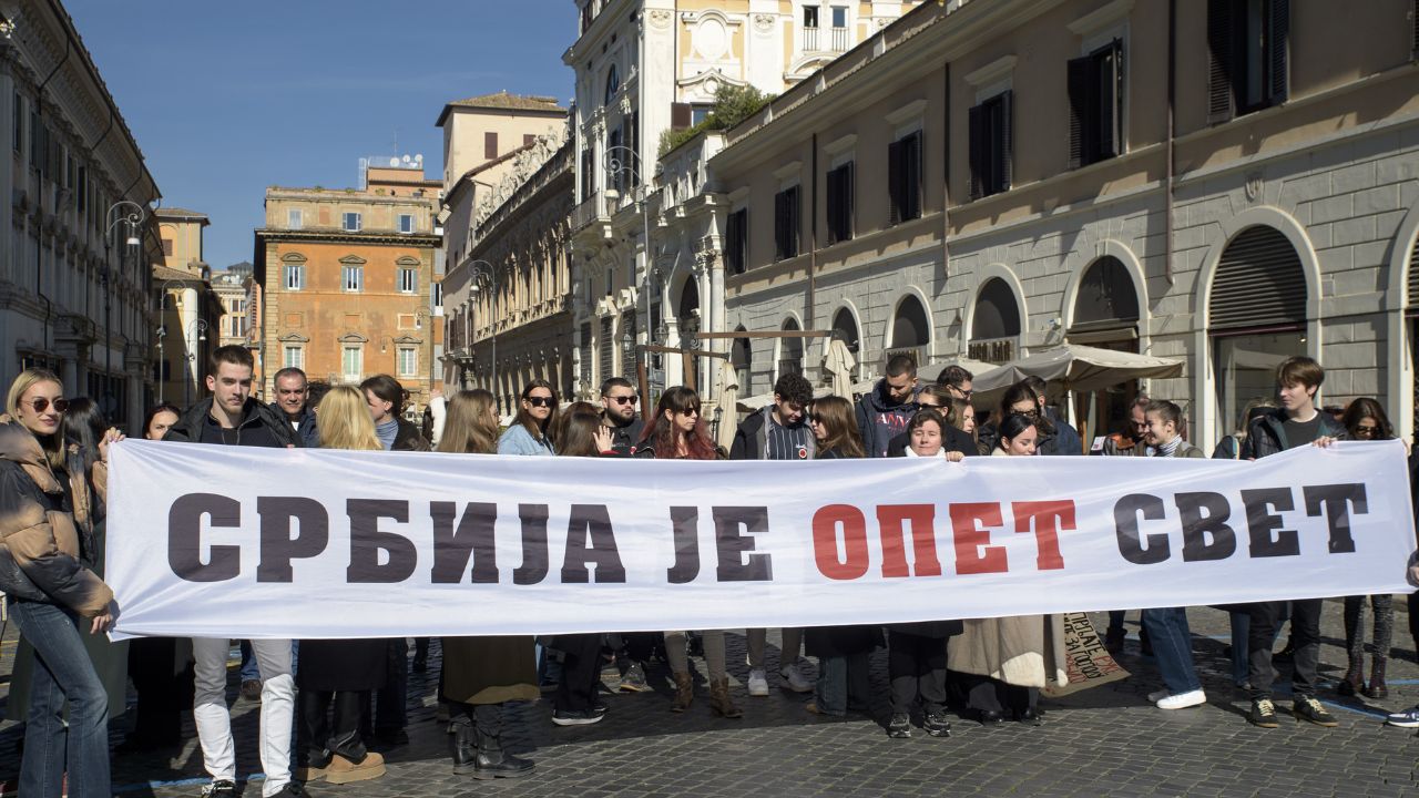 Serbia: si alza la protesta degli studenti in molte città