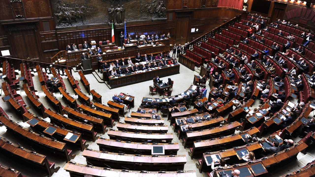 Caso Almasri-Le opposizioni hanno chiesto che la Presidente del Consiglio riferisca in Parlamento .