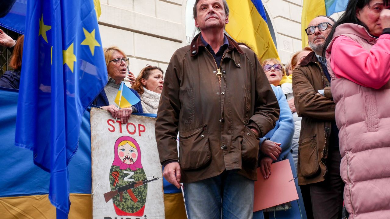 Calenda (Azione) in piazza: “l’Europa, adesso!”