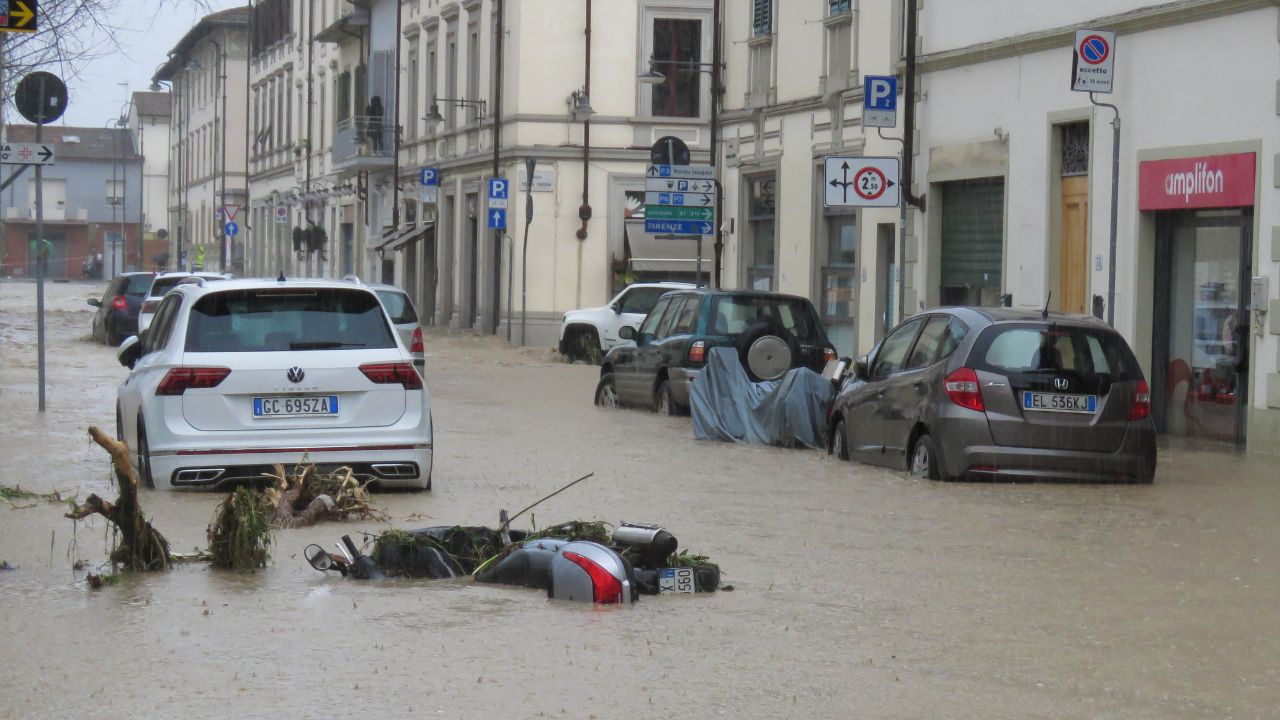 Maltempo: “allerta rossa” in Emilia-Romagna e Toscana